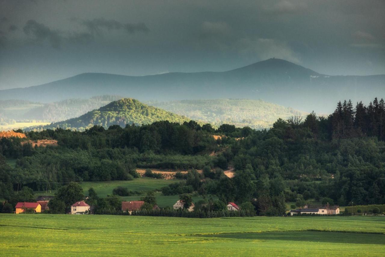 Monte Cuma Uroczysko Pod Zamkiem Grodziec Lägenhet Zagrodno Exteriör bild